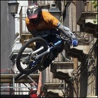 Cameron McCaul leads the first qualifying - Second Image